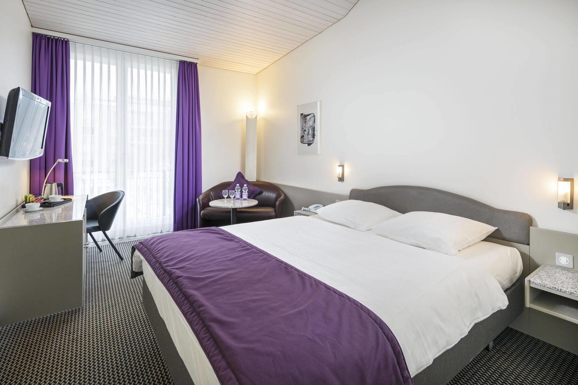 Hotel Fly Away Kloten Luaran gambar